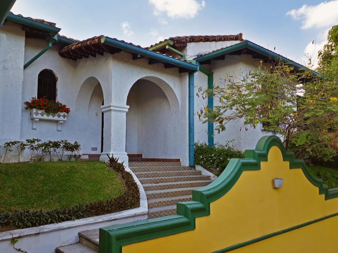 Kal Nawi Hotel San Salvador Kültér fotó
