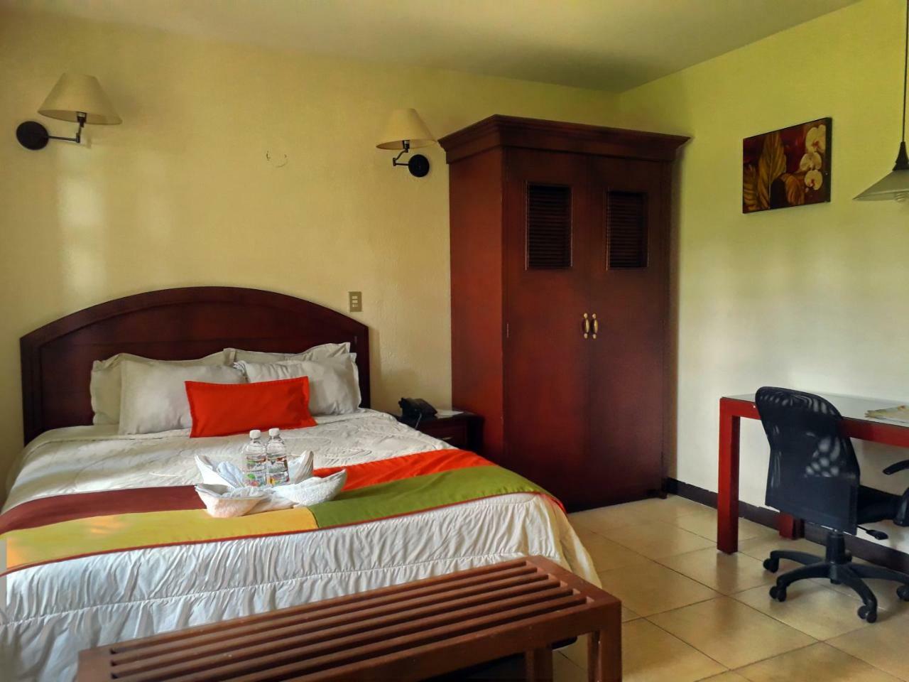 Kal Nawi Hotel San Salvador Kültér fotó