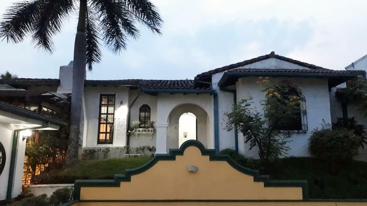 Kal Nawi Hotel San Salvador Kültér fotó